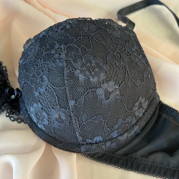 H&M Gray Lace with Delicate Lace Trim Underwire Padded Push Up Bra 32B - Picture 2 of 7